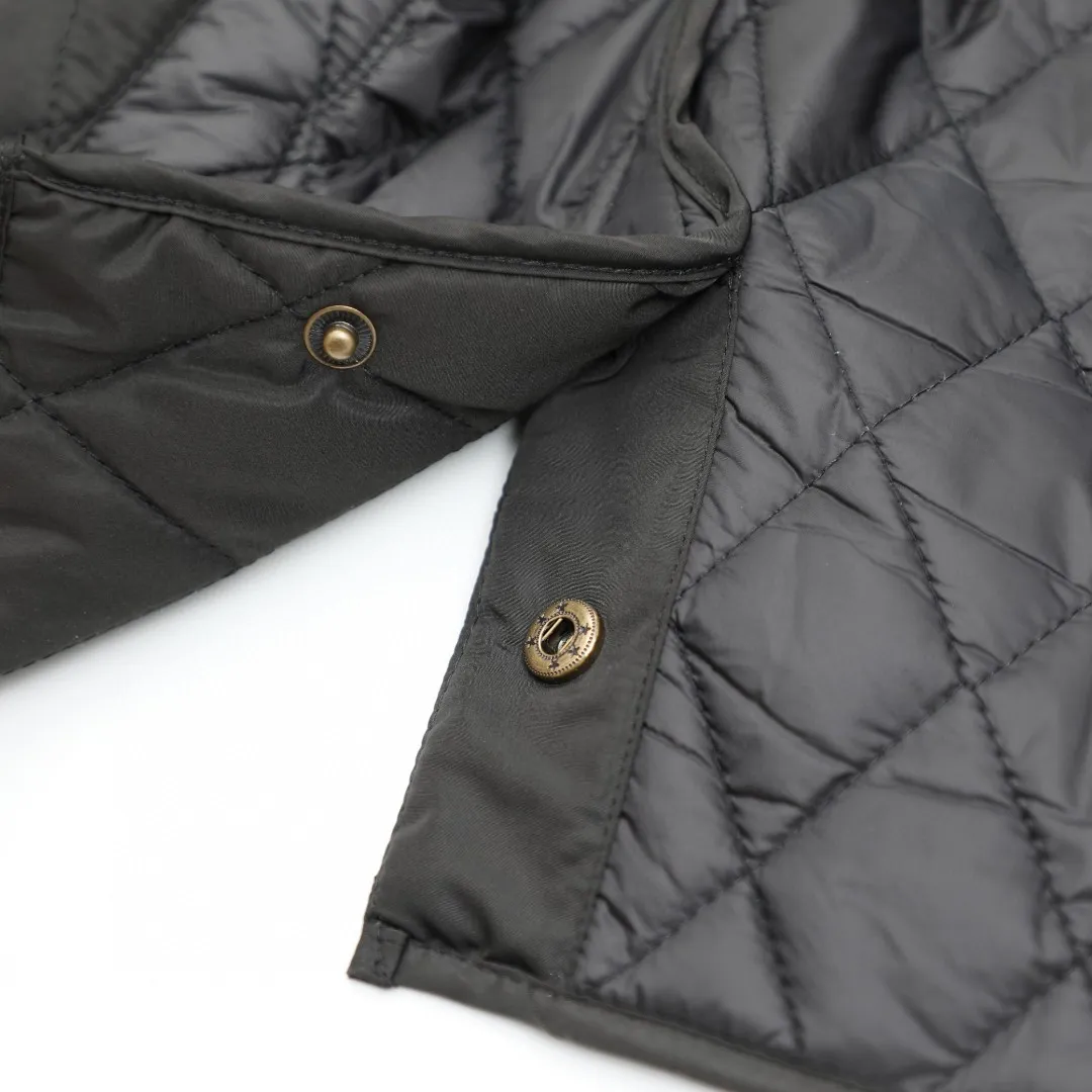 🅿️400 Ralph Lauren New Logo Logo Diamond Plaid Old Money Style Jacket Casual Couple Style Small Cotton Clothes 1️⃣Selected high-quality high-elastic cotton, internal and external integrated quilting technology with moderate thickness, encrypted high-quality quilting threads to integrate the fabrics into one! 2️⃣The workmanship details are perfectly controlled, the sleeves and shoulders are exquisitely embroidered with patches and small labels, the corduroy color-blocked lapels, and the multi-pocket design show off the details and highlight your personality! The version is simple but not simple! 3️⃣It is very youthful and energetic, and can be easily worn by both men and women. It is very in line with the fashion aesthetic concepts of today's young people! 4️⃣A full set of customized accessories, complete with three standards, same style for men and women, a must-have for couples! Color: black, navy blue Size: S, M, L, XL